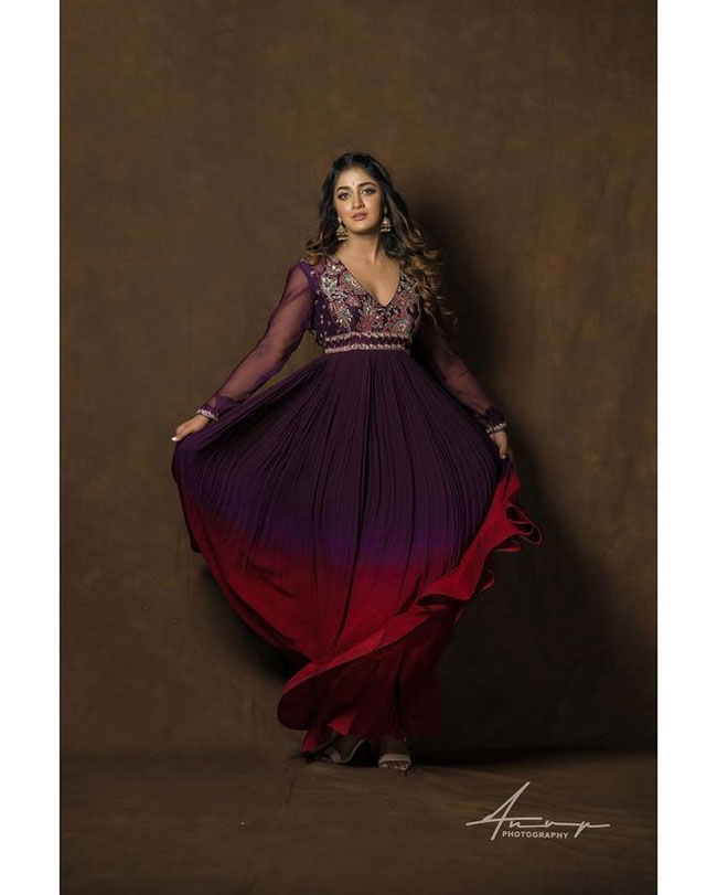 Staggering Poses Of Dimple Hayathi